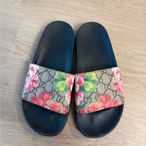 Women’s Gucci Slides Blooms slide